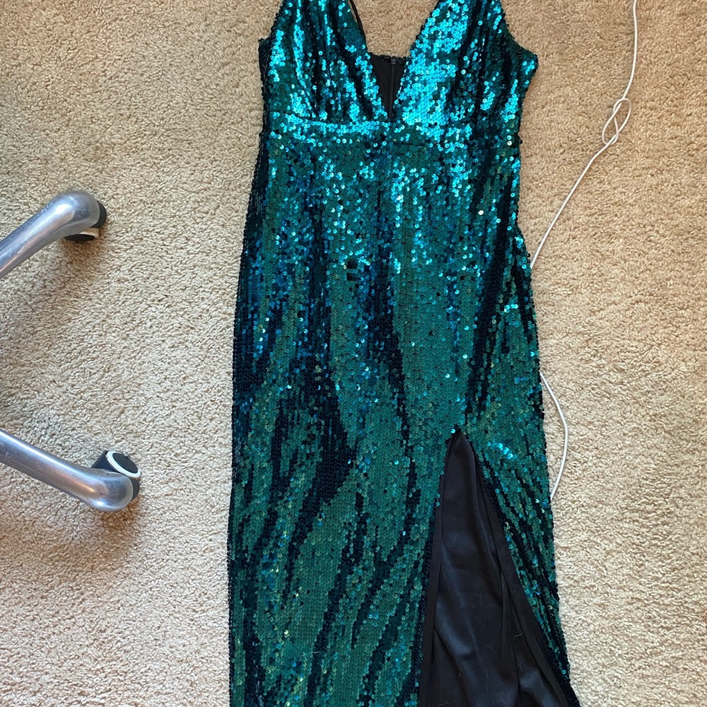 Green Lulus dress